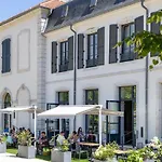 Au Chateau 3*