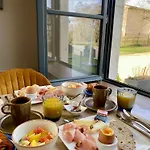 Au Château Hotel 3*