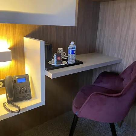 Au Chateau Hotel 3*