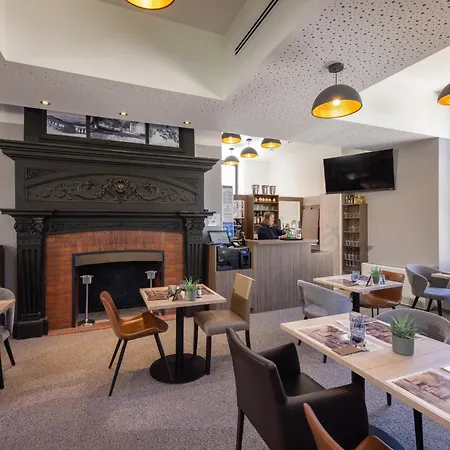 Au Chateau Hotel 3*